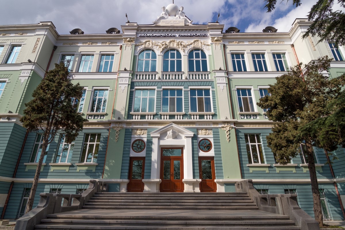 Сграда на Икономически университет - Варна